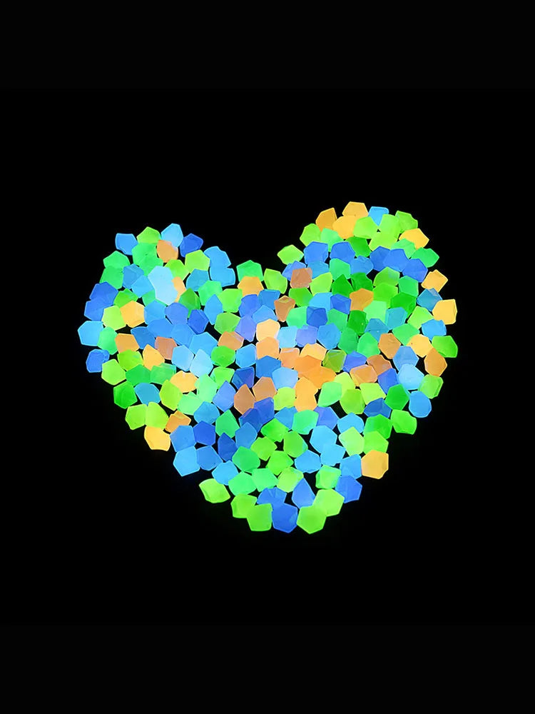 Glowing pebbles for aquarium decoration